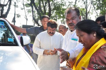 NTR Family Visit to NTR Ghat 2016